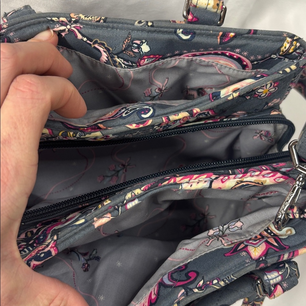 Vera Bradley Floral Quilted Women's Purse - Picture 3 of 9